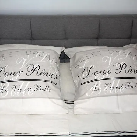 Maison Dans Le Bourg * La Chapelle-Montligeon