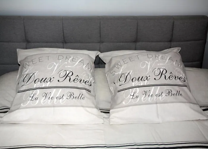 Maison Dans Le Bourg * La Chapelle-Montligeon