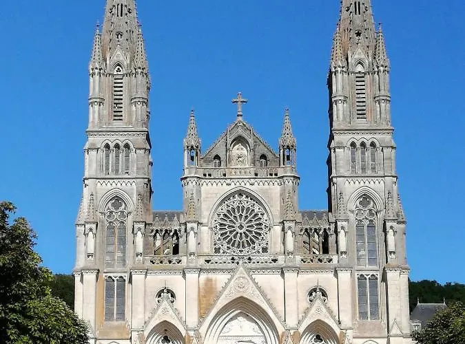 Maison Dans Le Bourg Nyaraló La Chapelle-Montligeon